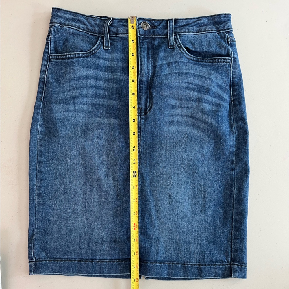 Just Black Brand Denim Skirt Women’s Size Medium Stretch Distressed Made In USA - Picture 10 of 11
